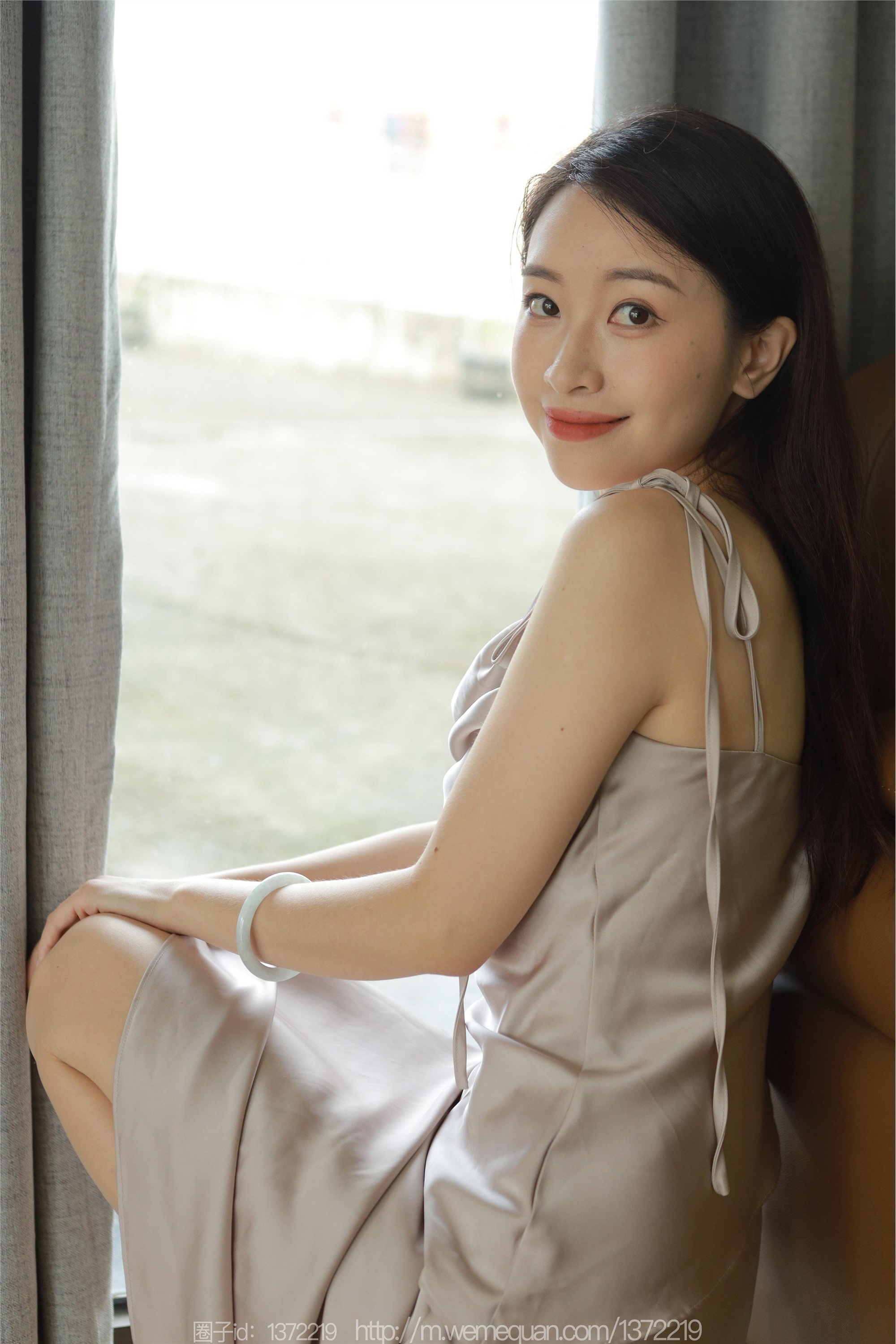 IESS异思趣向  2023.05.15 丝享家 1452 小婕《香槟色吊带裙》